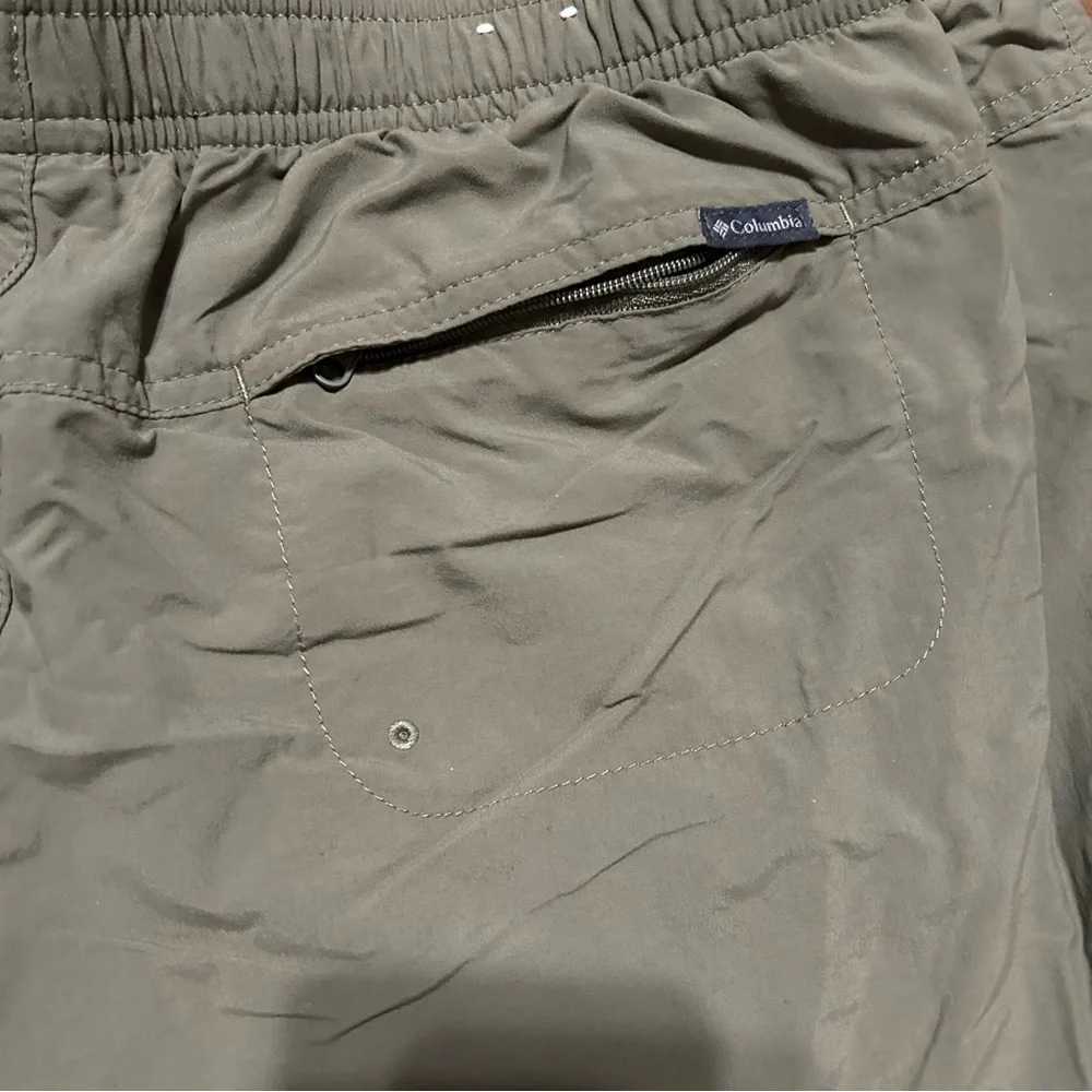 Columbia‎ Women’s Pull-On Shorts Performance Zipper Pocket Olive Green XL
